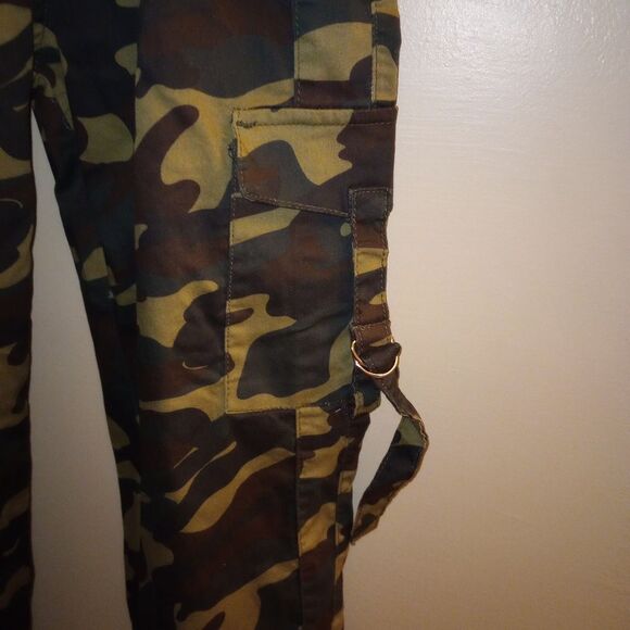 🆕🪖VIP Camouflage Cargo Joggers - Picture 5 of 9
